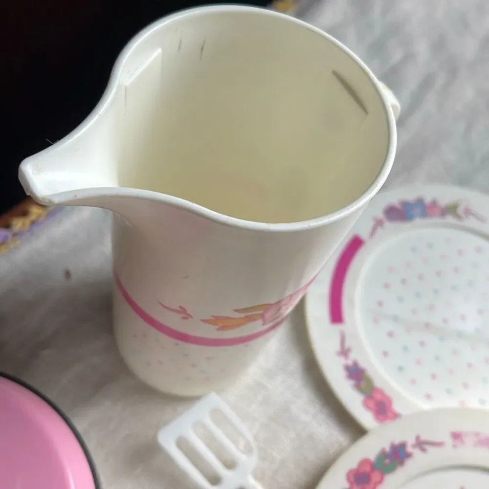 Vintage Chilton - Globe Inc replacement parts repaired stains.